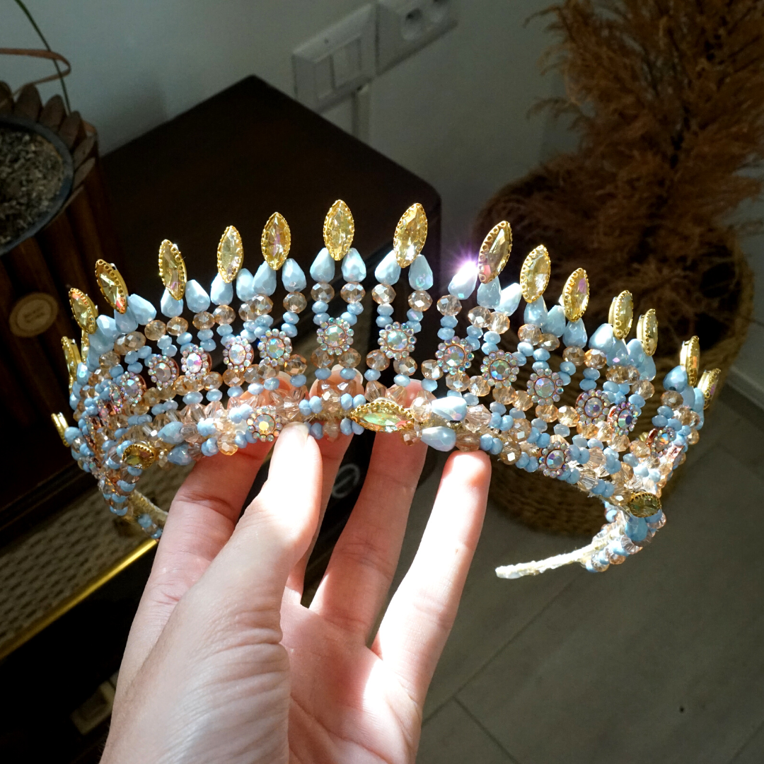 Blue wedding crown, royal queen model