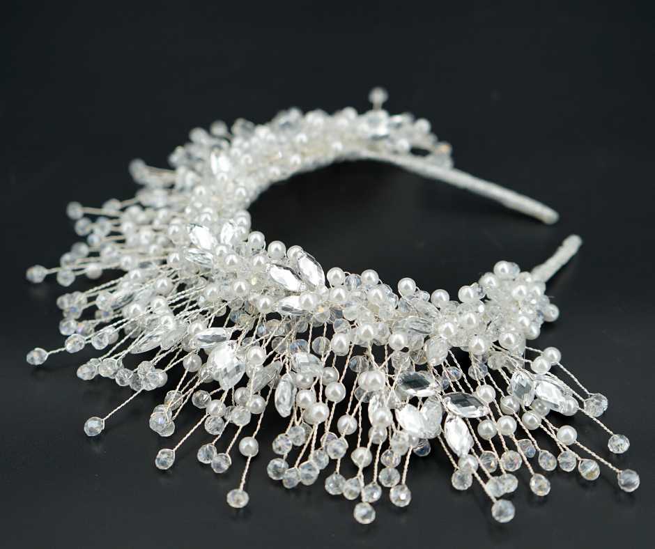 White bridal crown; linear net model