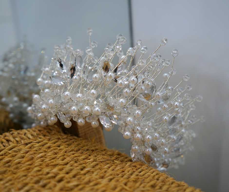 White bridal crown; linear net model