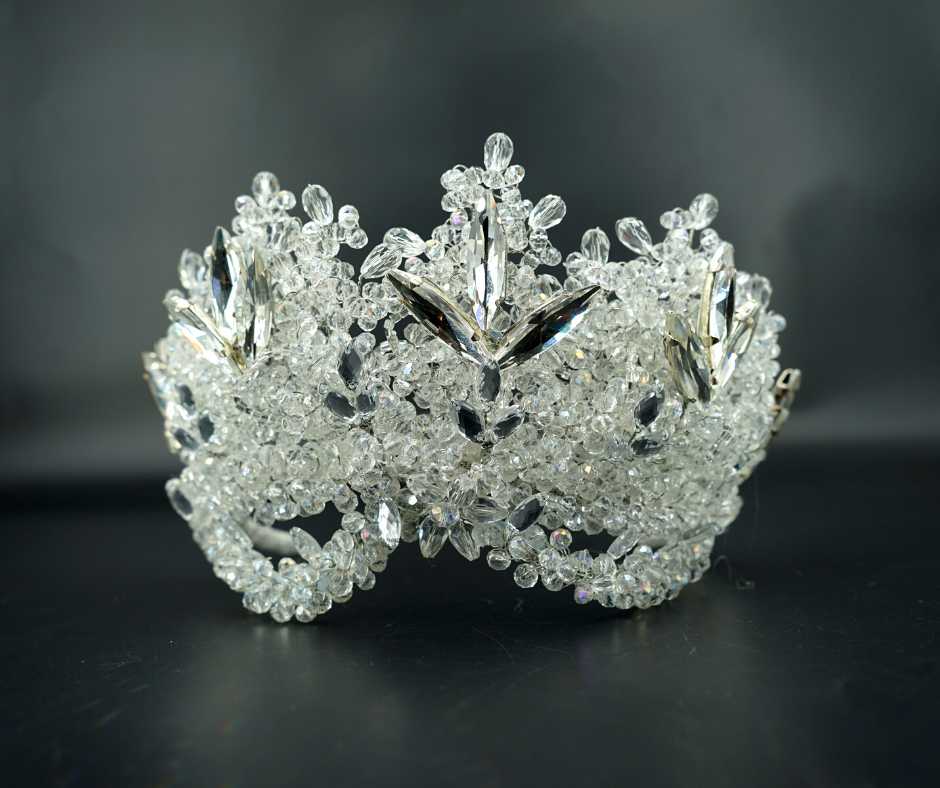 White bridal crown; Queen model
