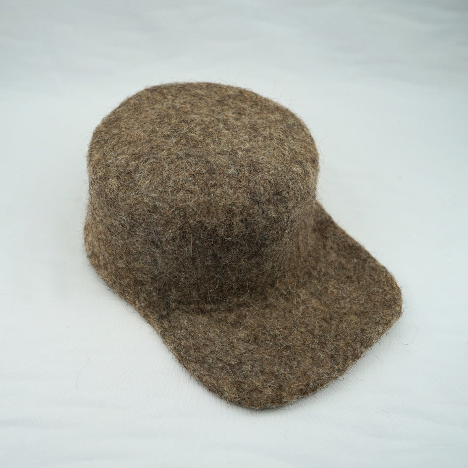Casquette artisanale en laine brune