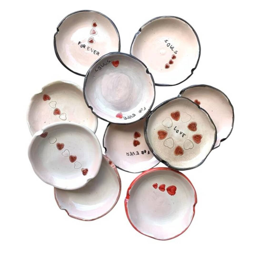 Cendrier saint-valentin avec inscriptions d’amour en finition lisse et émaillée (12 et 13 cm)