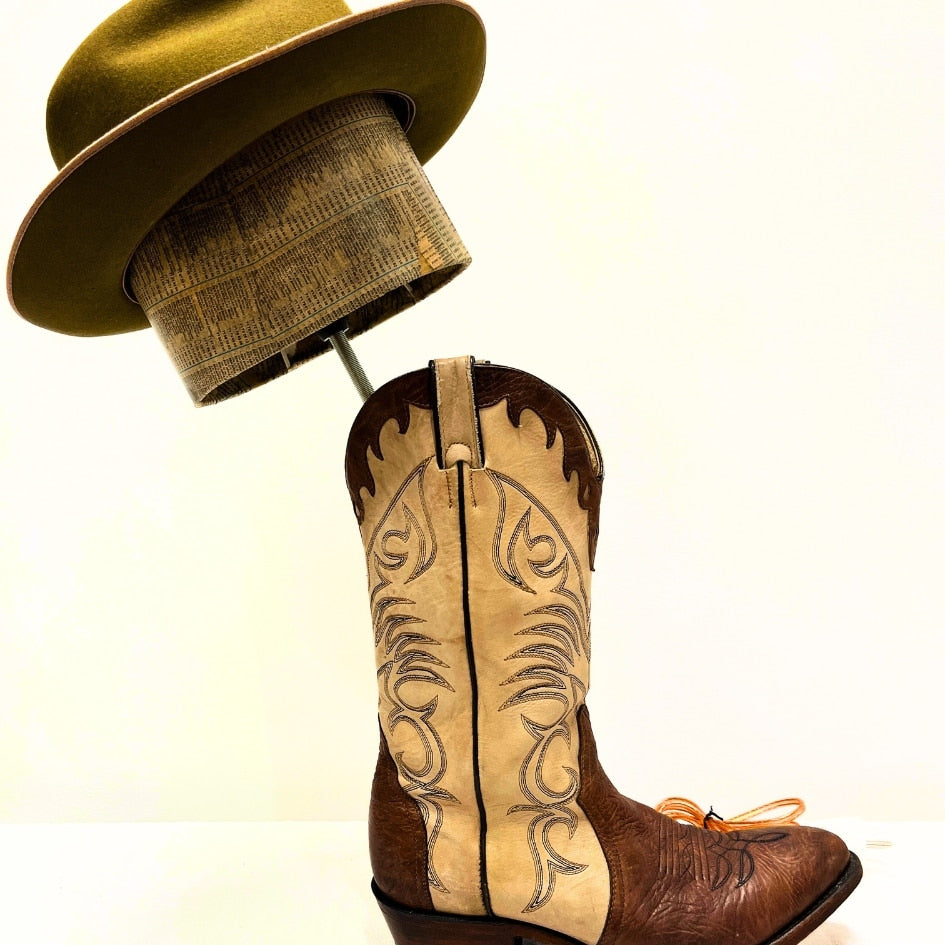 Lampe design botte Santiag & chapeau fait main