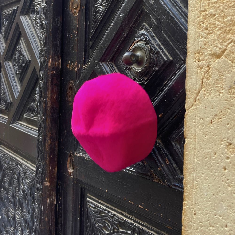 Chéchia Tunisienne en Laine Magenta - Élégance et Confort Artisanaux