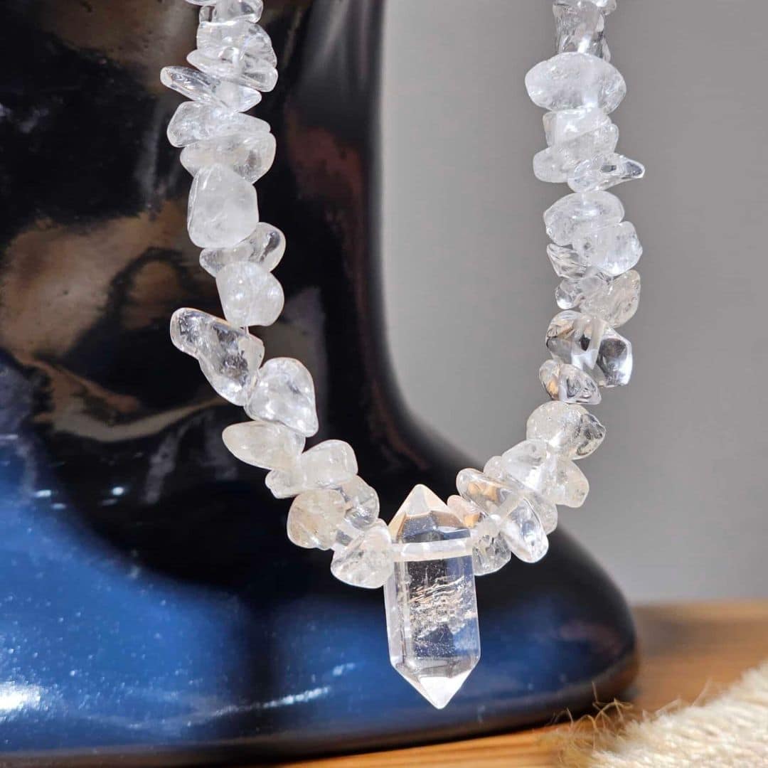 Collier en clear quartz avec fermeture en acier inoxydable (40 cm)