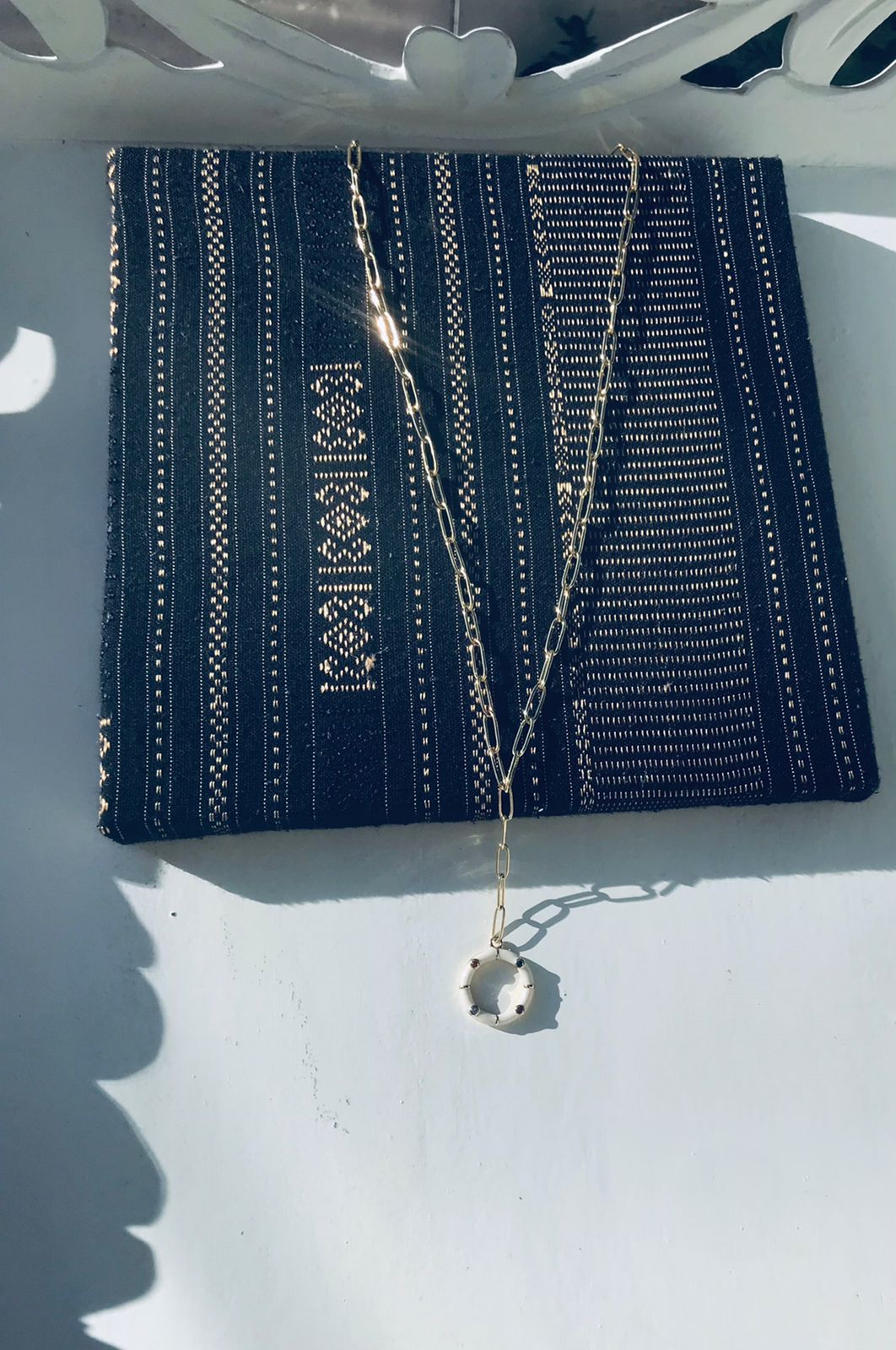Chaine Stainless nœud rectangulaire avec pendentif Cerceau en céramique