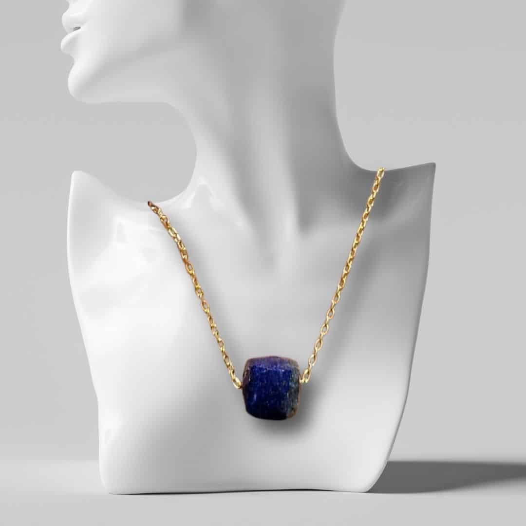 925 silver necklace plated with 18 karat gold with a Lapis Lazuli in the middle (45 cm)