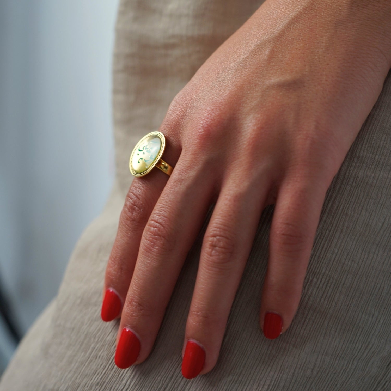 Bague en argent plaqué or réglable artisanale avec détails en arabe unique