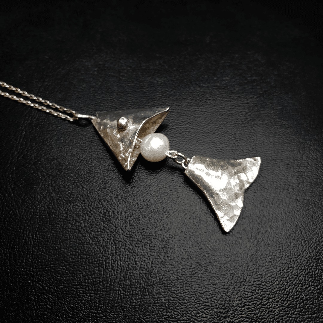 850 silver necklace with fish and pearl pendant