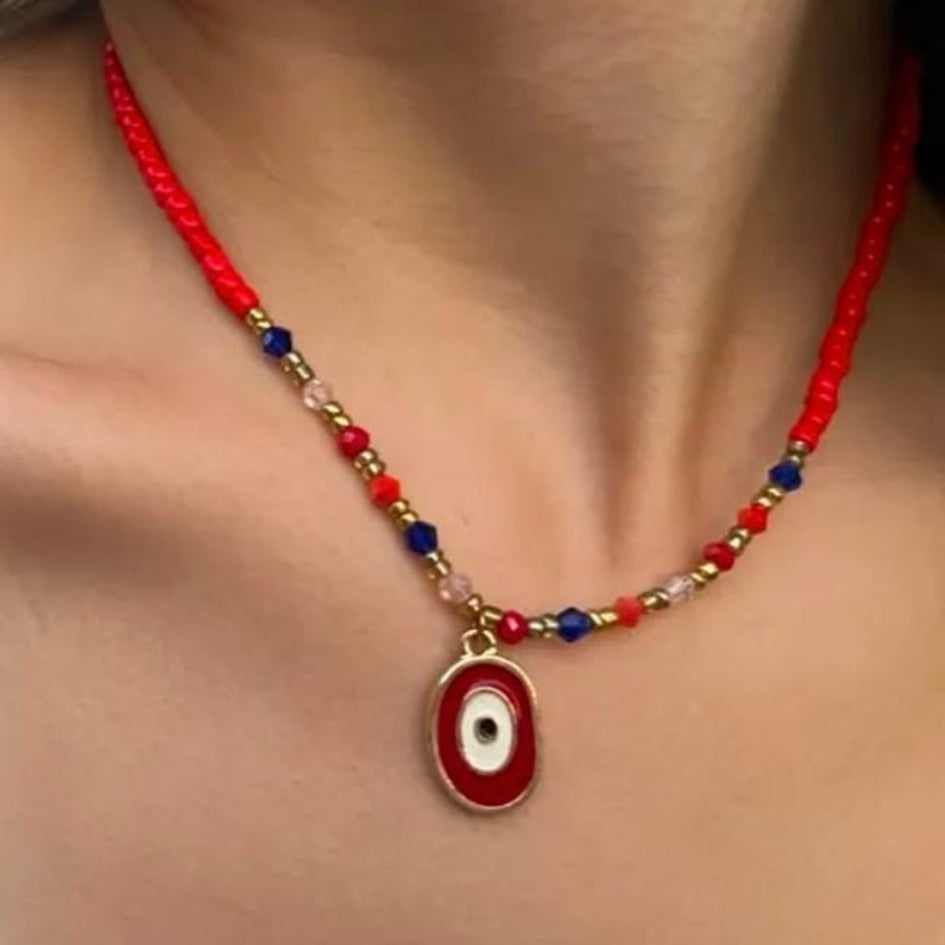 Collier rouge fait main – Élégant et unique avec pendentif œil