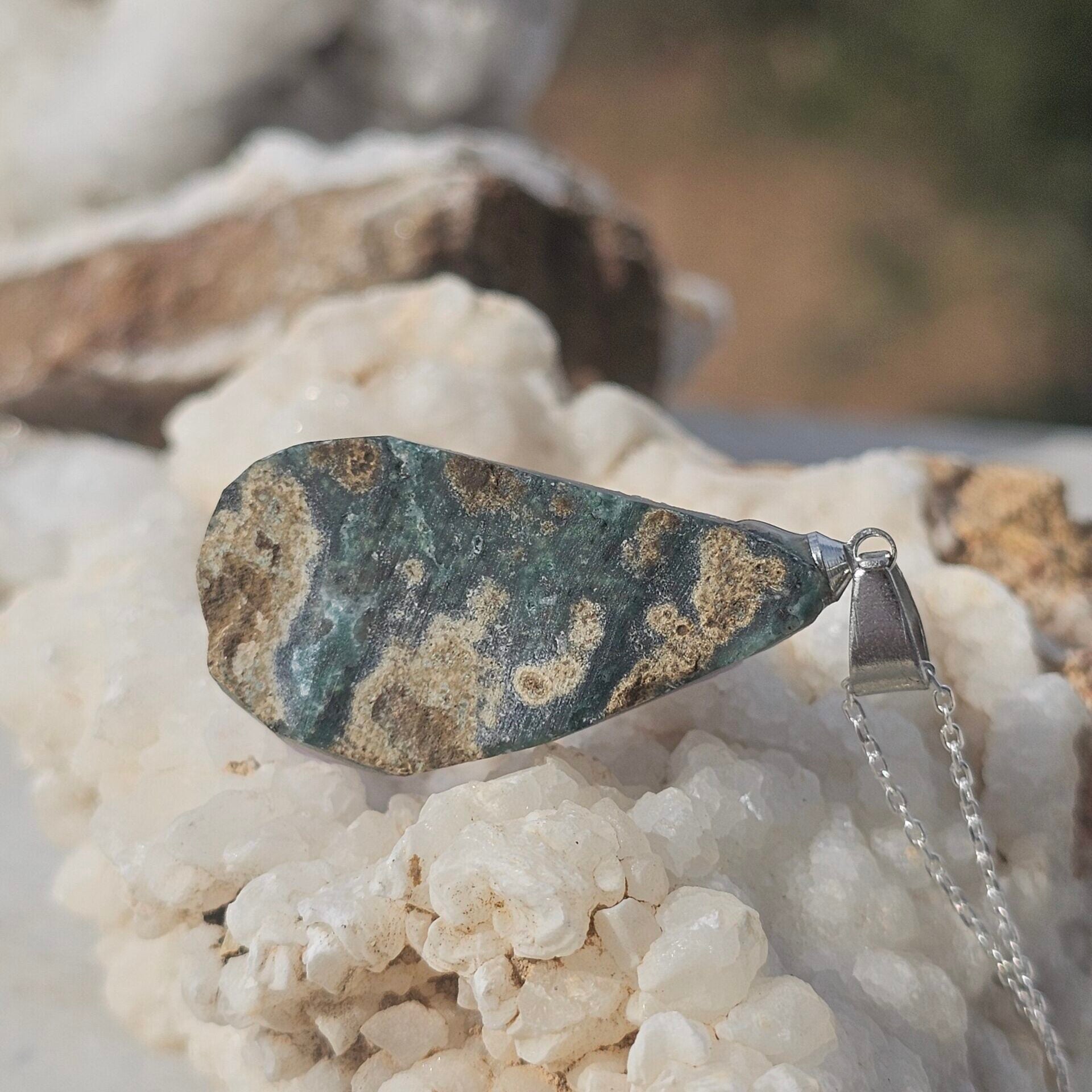 Collier en argent 925 avec pendentif Améthyste naturelle sous forme de goutte d'eau