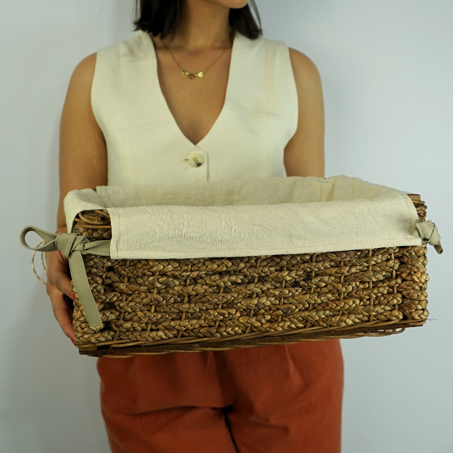 Panier en fibre végétale, chic et élégant pour vos événements