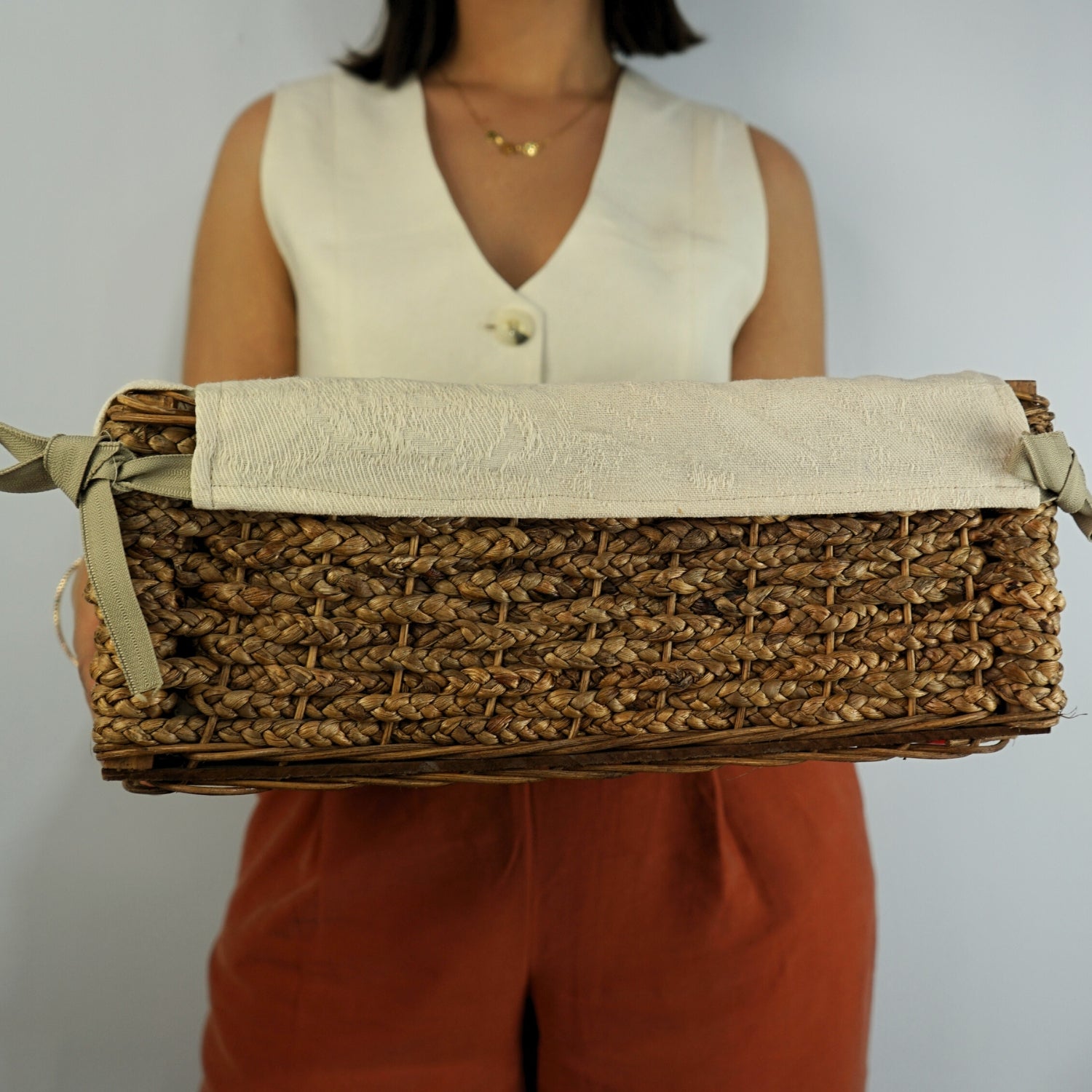Panier en fibre végétale, chic et élégant pour vos événements