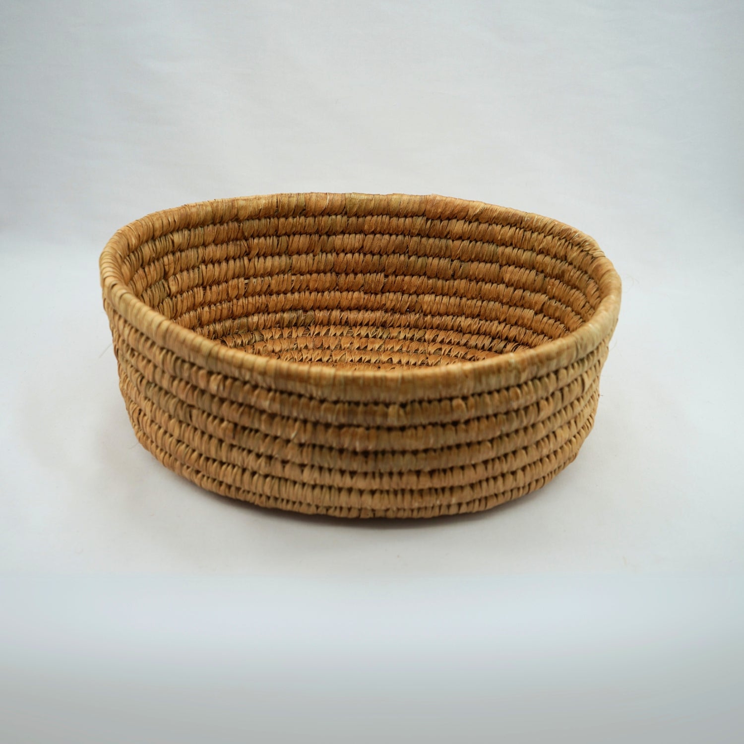 Corbeille longue élégante pour un rangement chic et pratique