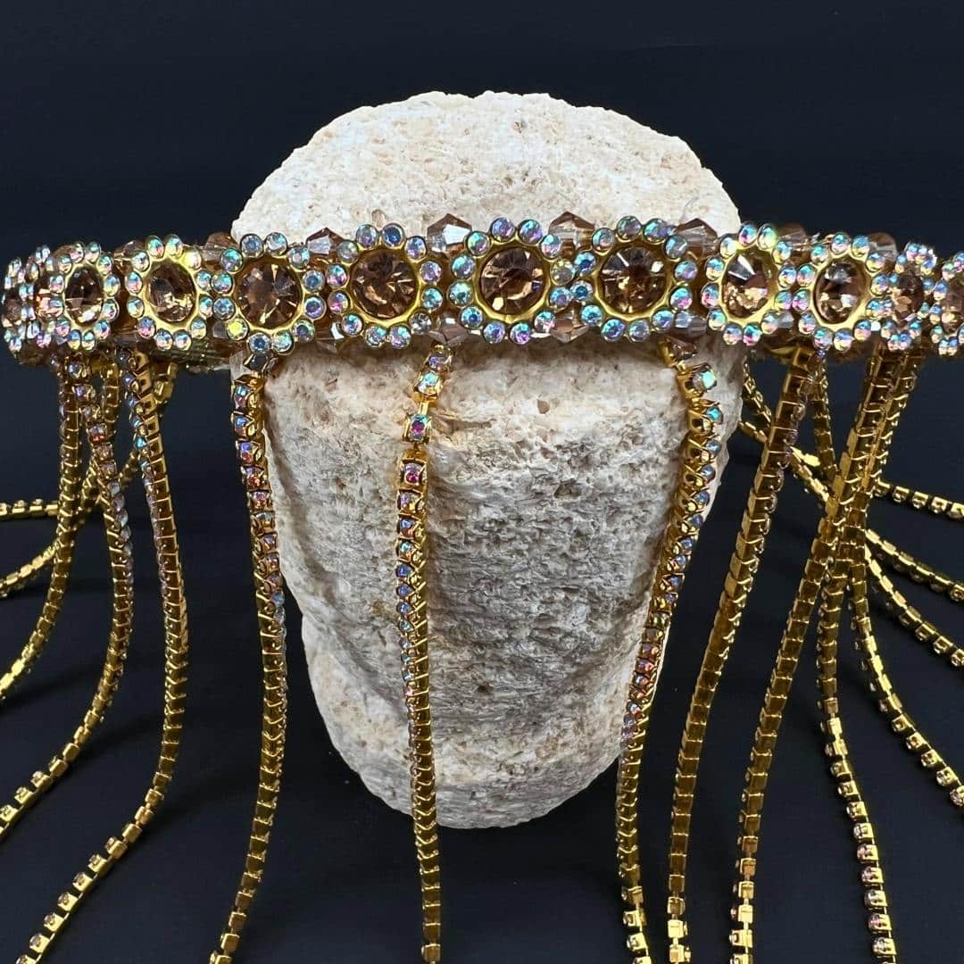 Headband with diamond threads