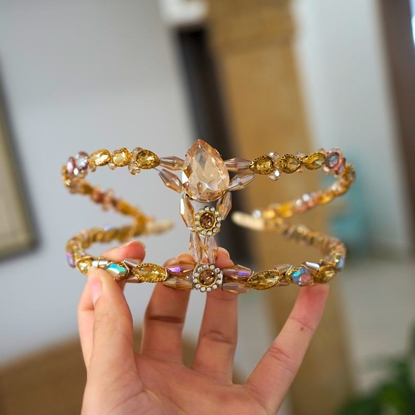 Gold Wedding Crown, Stunning Crystal Wedding Tiara Vintage Gold Bridal Crown Stone Wedding Crown Crystal