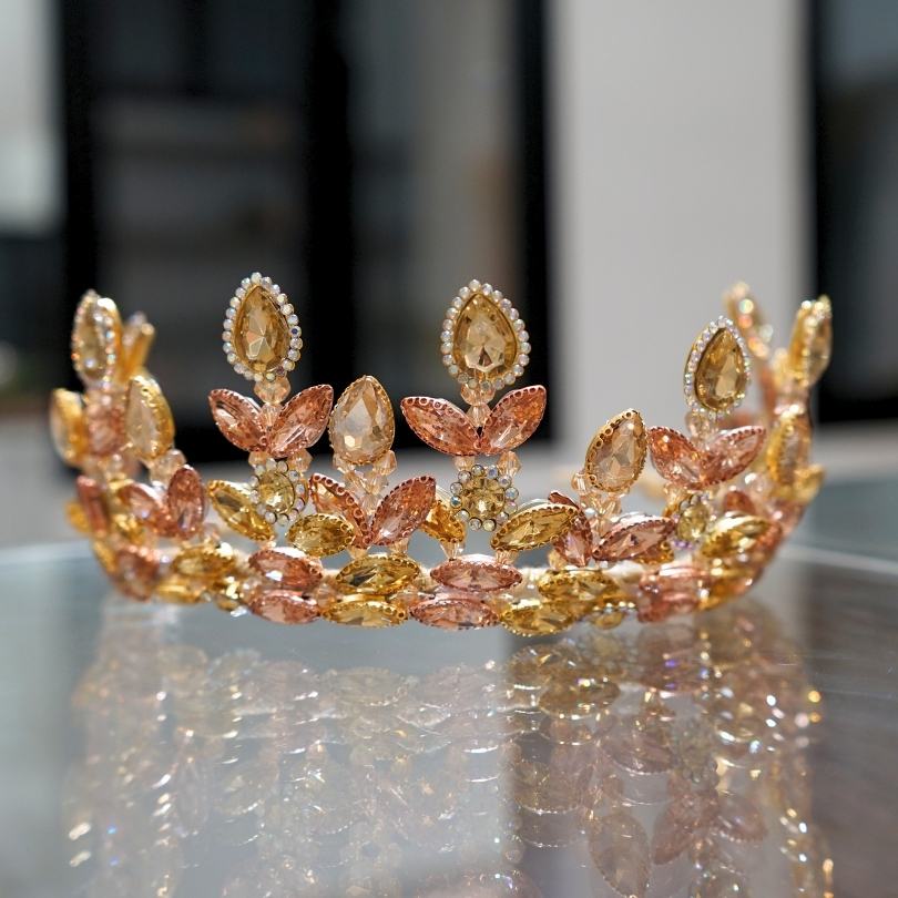 تاج زهور ذهبي مع كريستالات، إكليل شعر زفاف، عصابة رأس أنيقة ورائعة للعروس، تاج زفاف ذهبي، إكسسوارات الزفاف