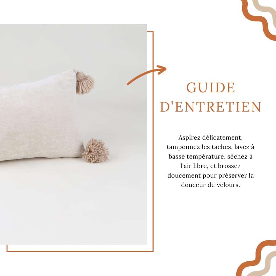 Coussin Décoratif Beige avec Pompons - Tendance Bohème et Confortable