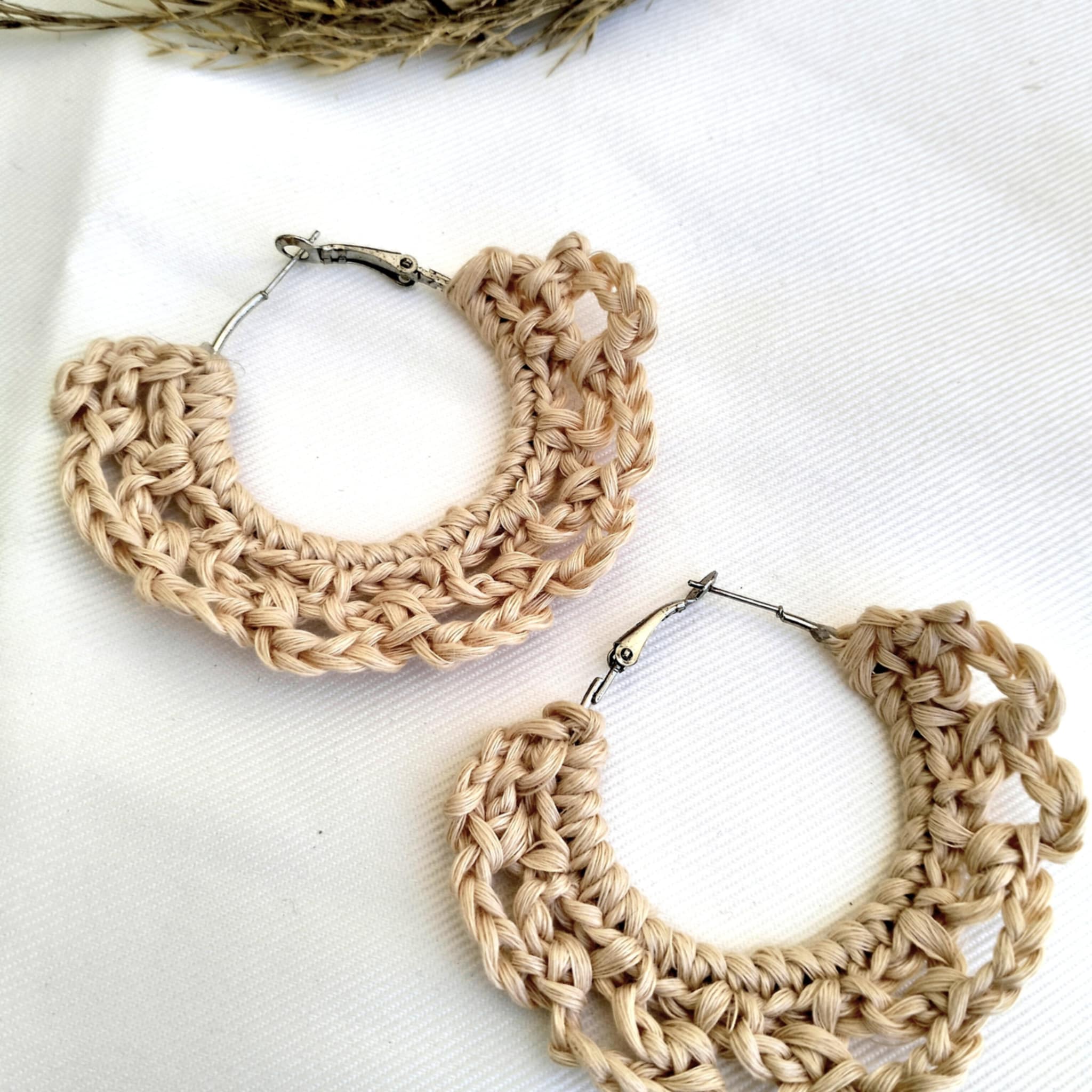 Créoles au crochet en coton et argent