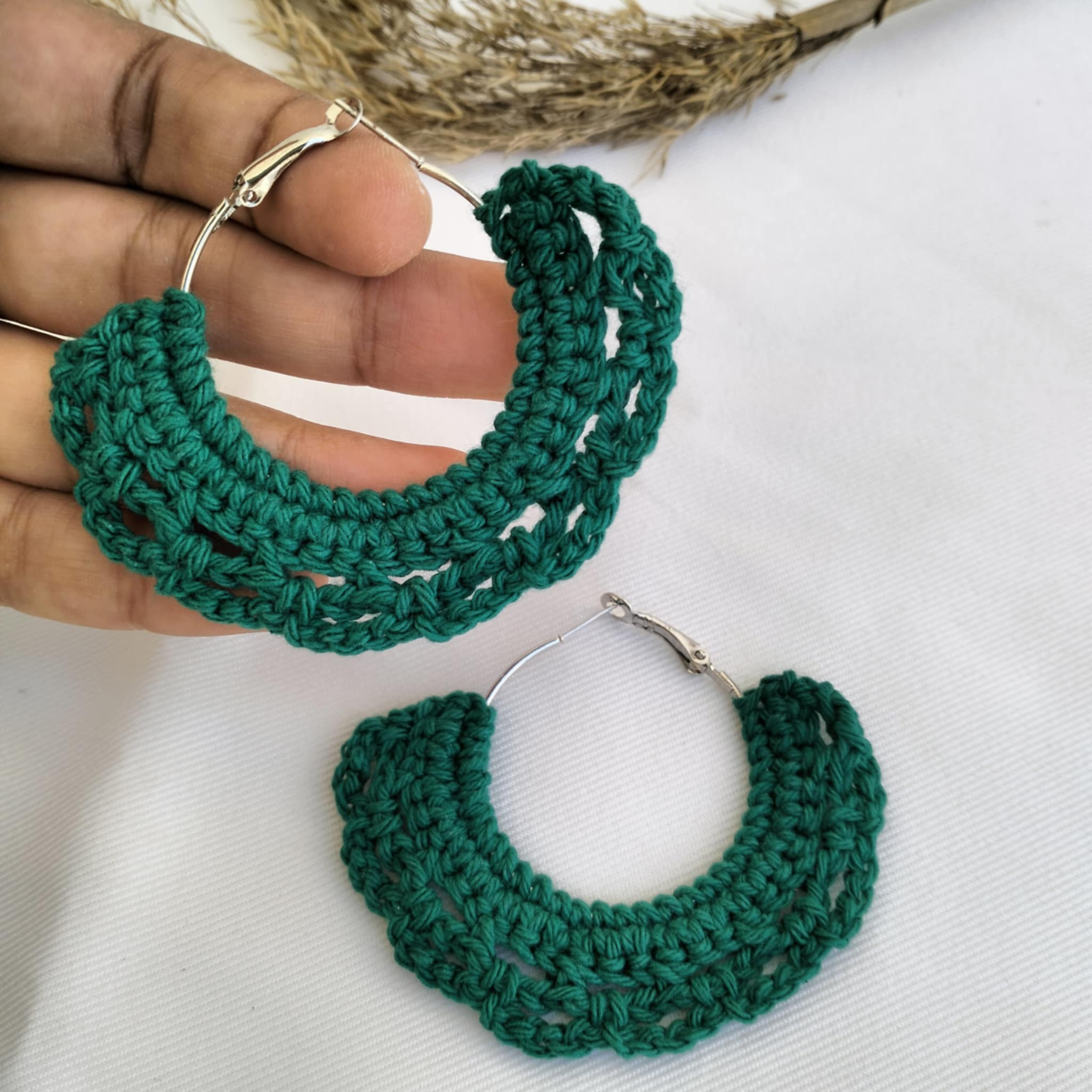 Créoles au crochet en coton et argent