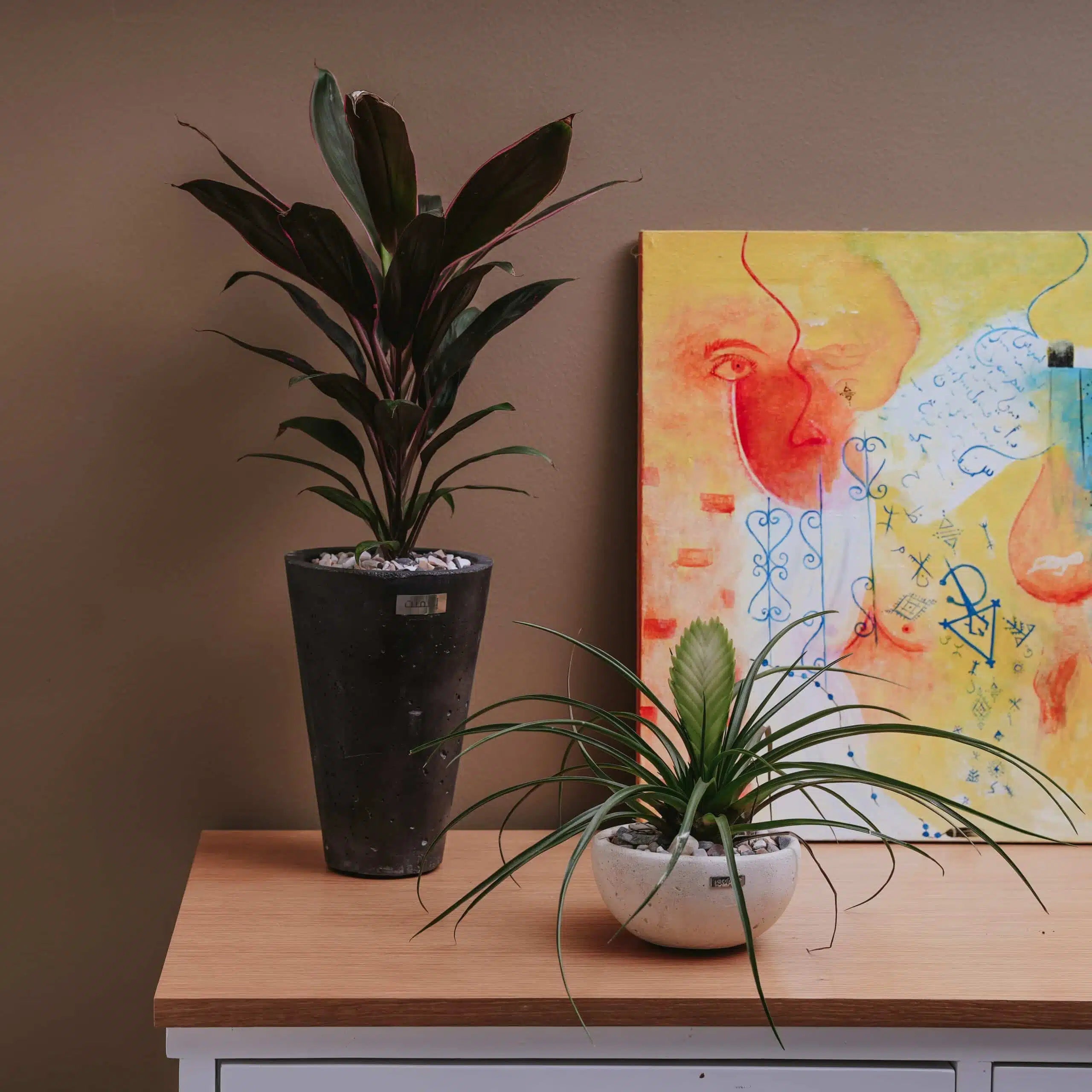 Vase Azurite en béton finition unie ou marbrée (12 × 27 cm)