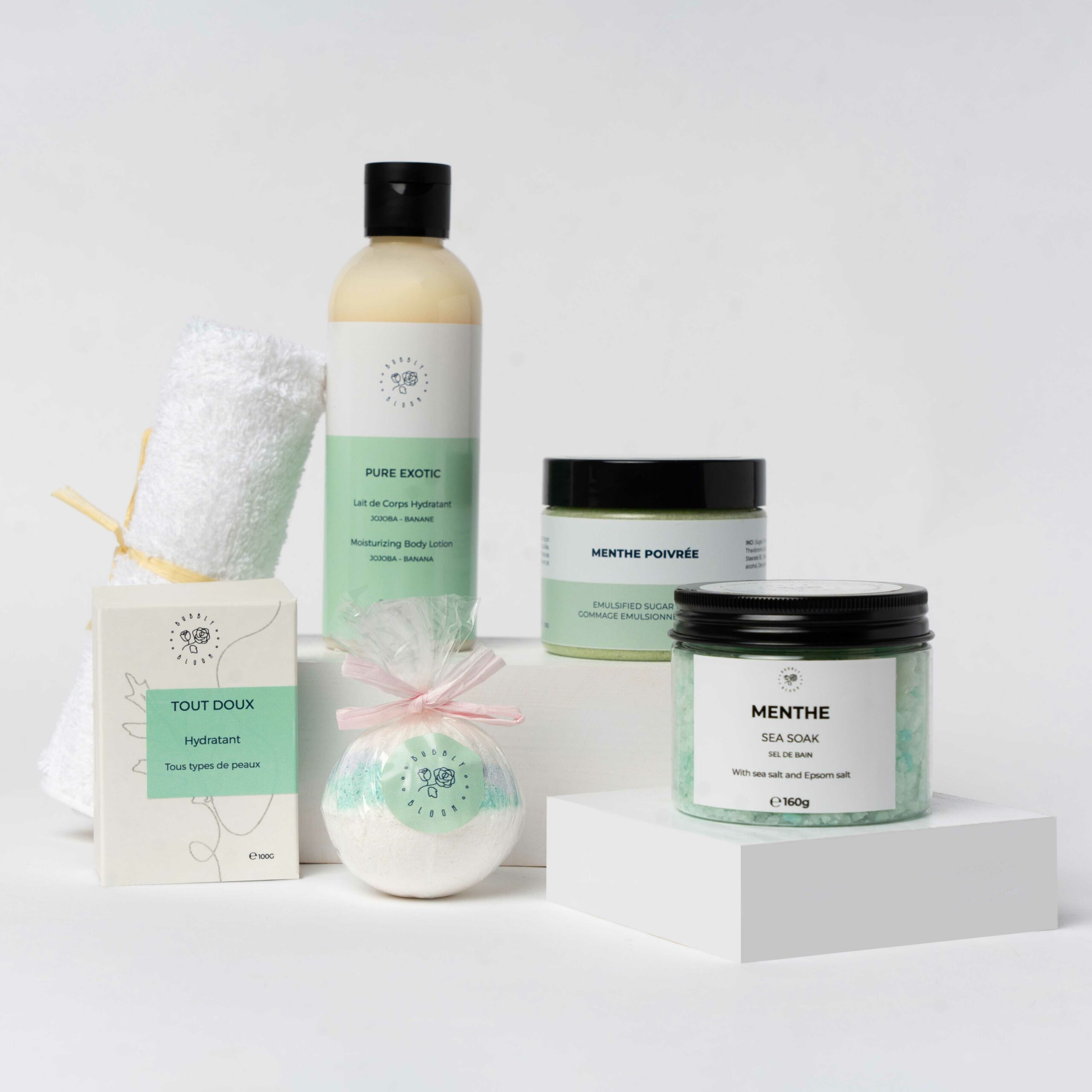 Pack soin corporel Green: lait de corps exotique+ gommage corporel menthe poivrée+ sel de bain Menthe+ savon au Lait d'avoine+ bombe de bain+ serviette en coton 15*15cm