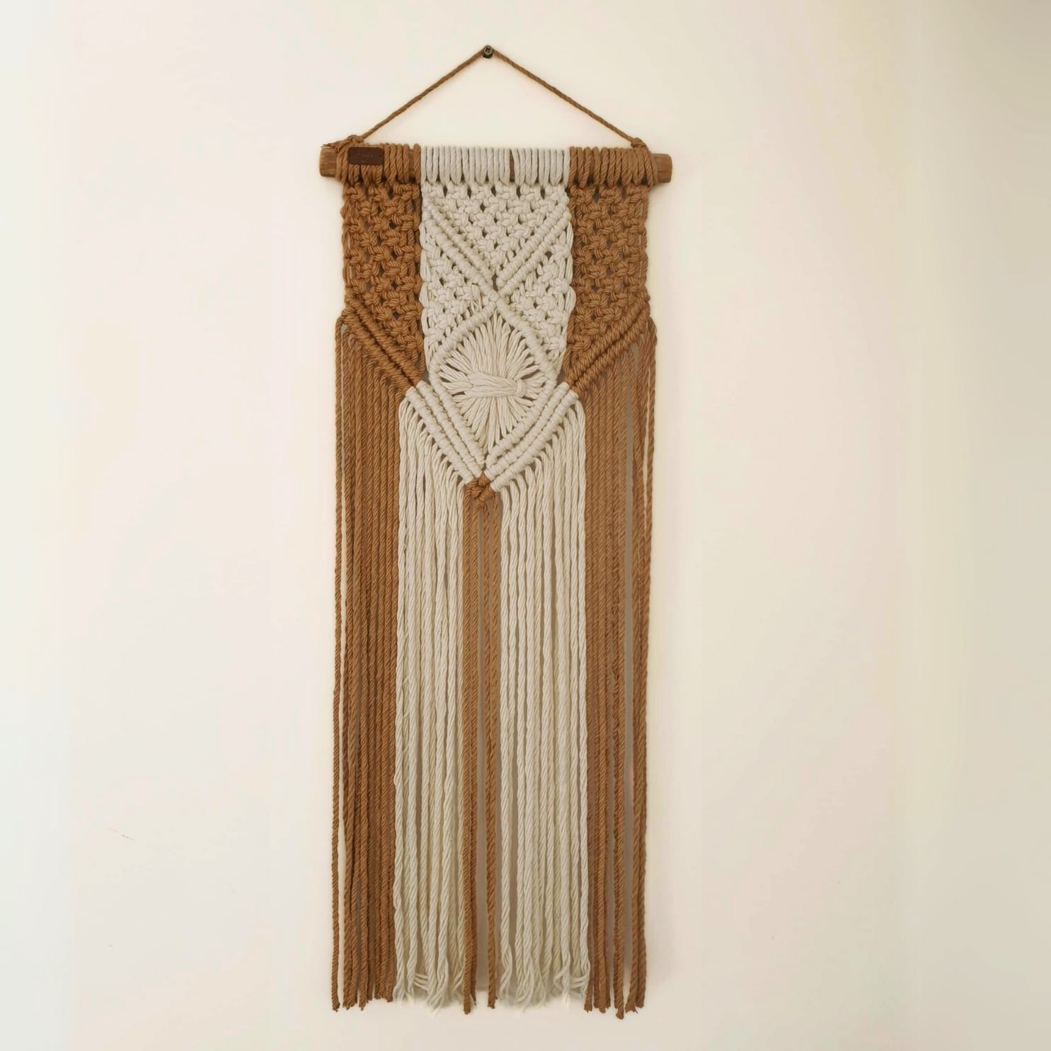 Décoration suspendue bohème en macramé et bois