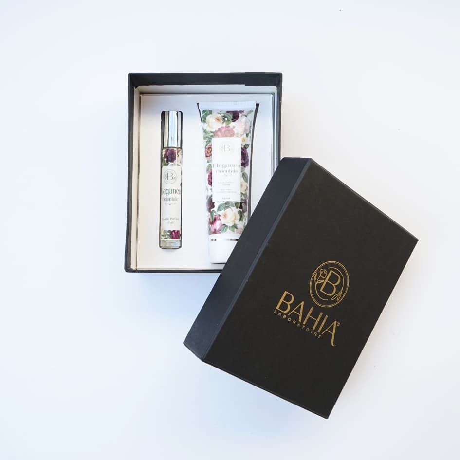 Gift pack of perfume and moisturizing lotion with floral and oriental notes