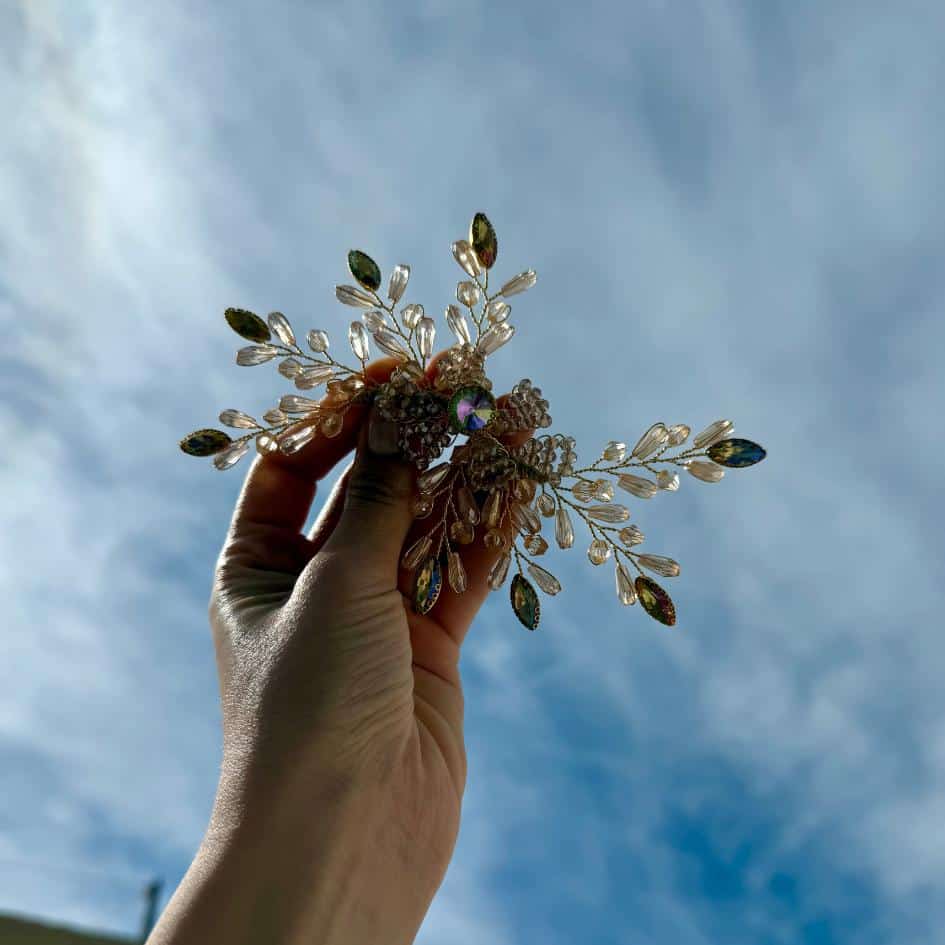 Accessoire de cheveux mariage doré avec cristaux et perles