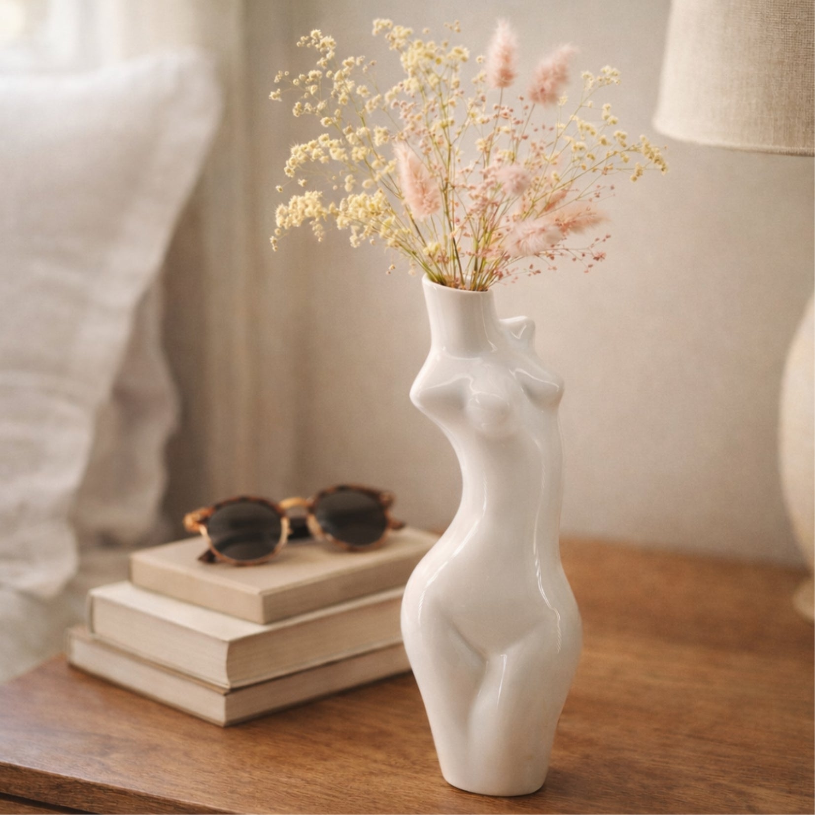 Vase avec une forme de courbure féminine "Dance"