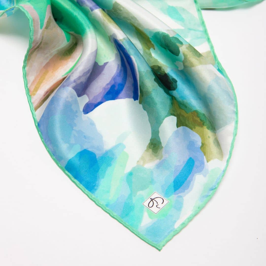Foulard bleu en soie naturelle "Fancy instinct"