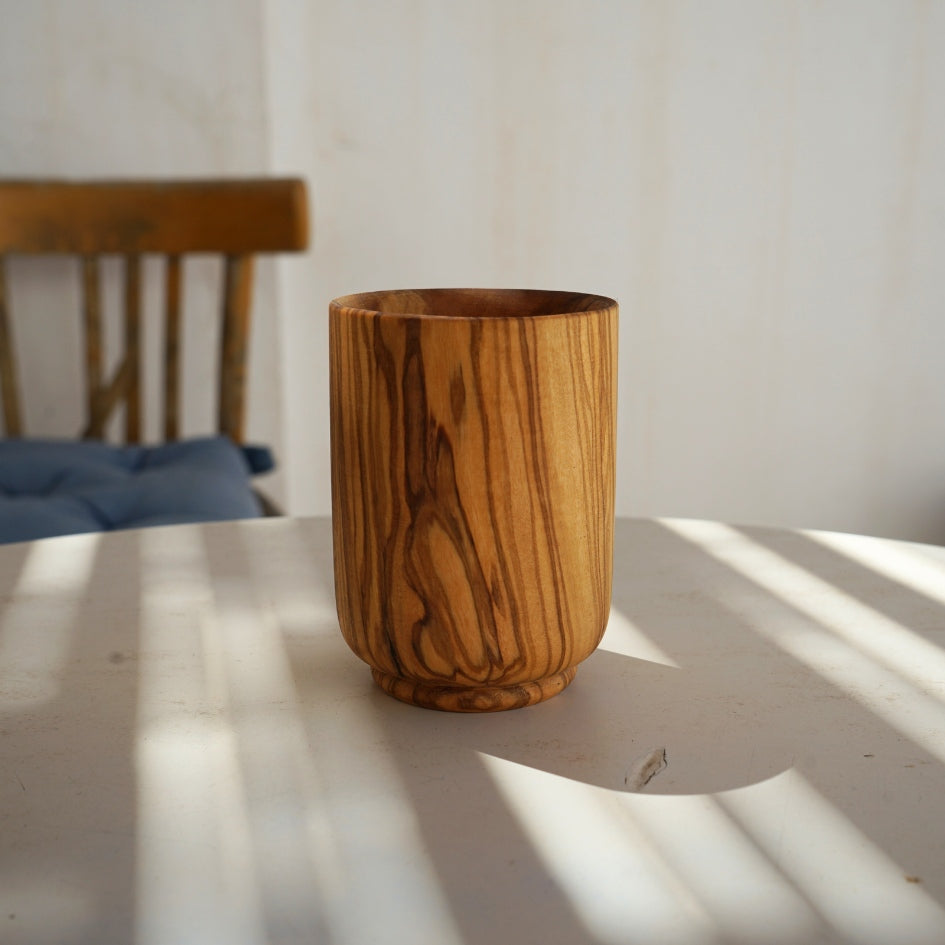 Gobelet Bois d'Olivier Élégance Naturelle pour Vos Boissons