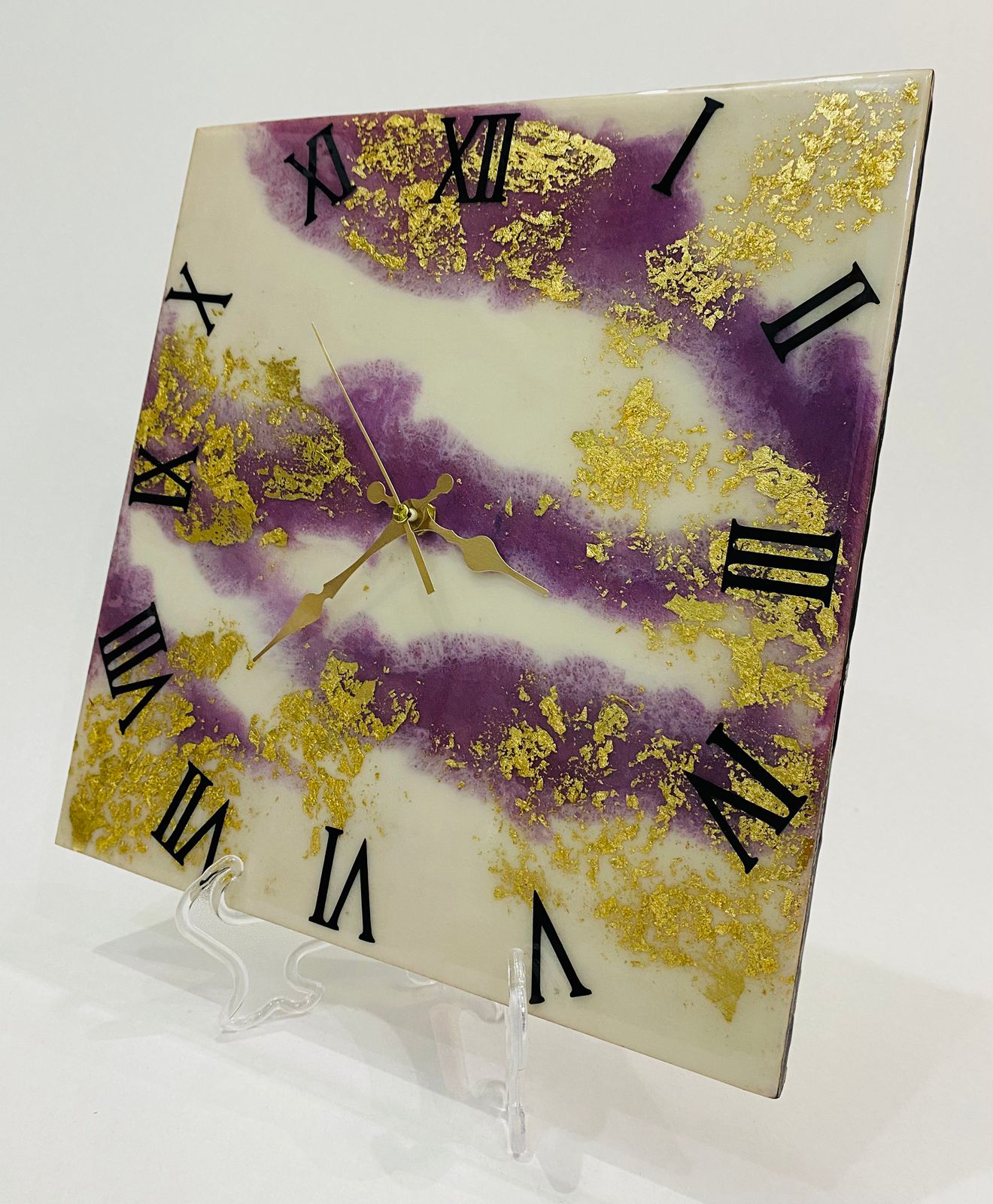 Horloge décorative en Bois & Résine : Élégance Abstraite Violet Blanc