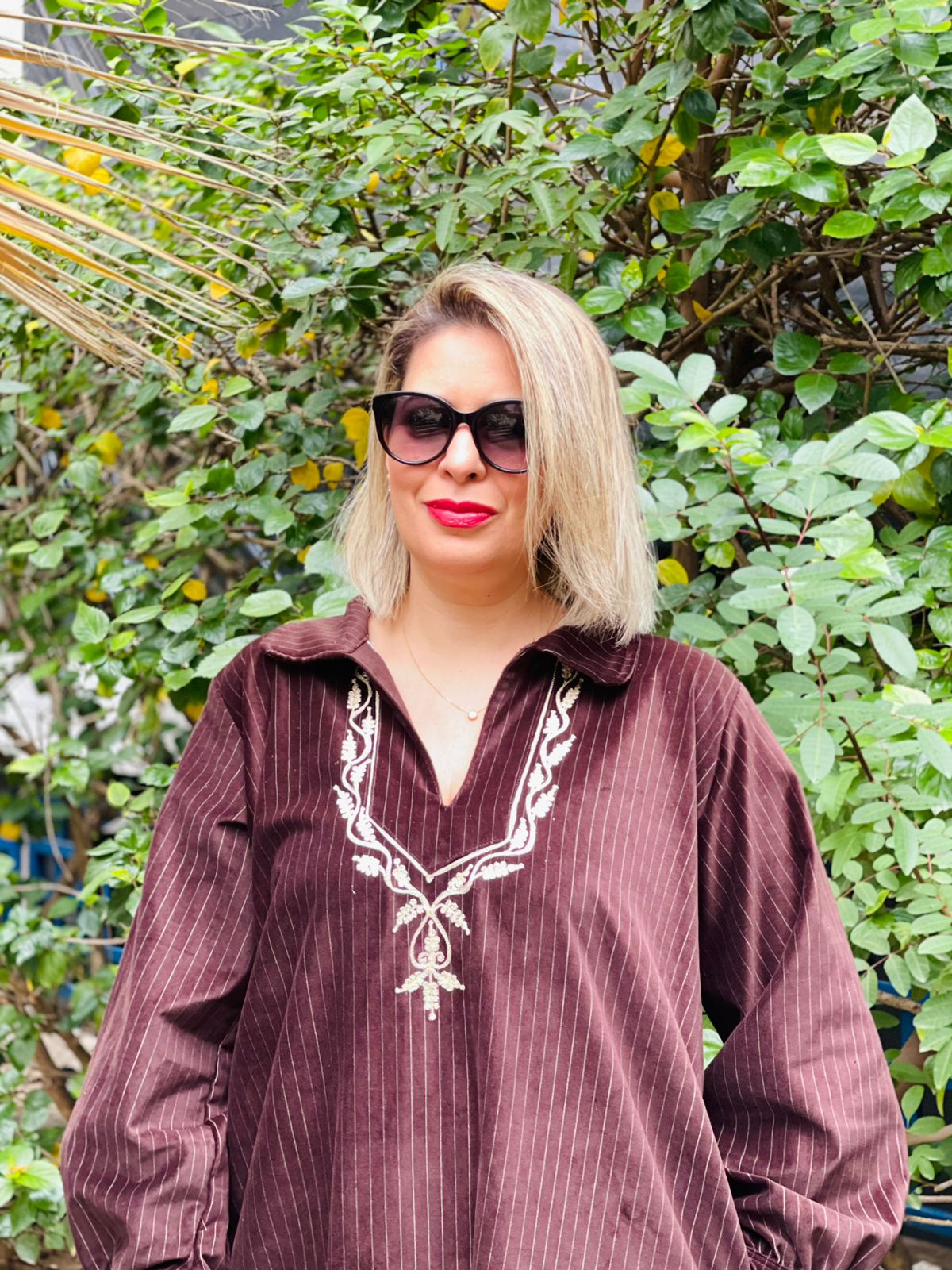 Blouza djerbienne en velours brodée au fil de soie