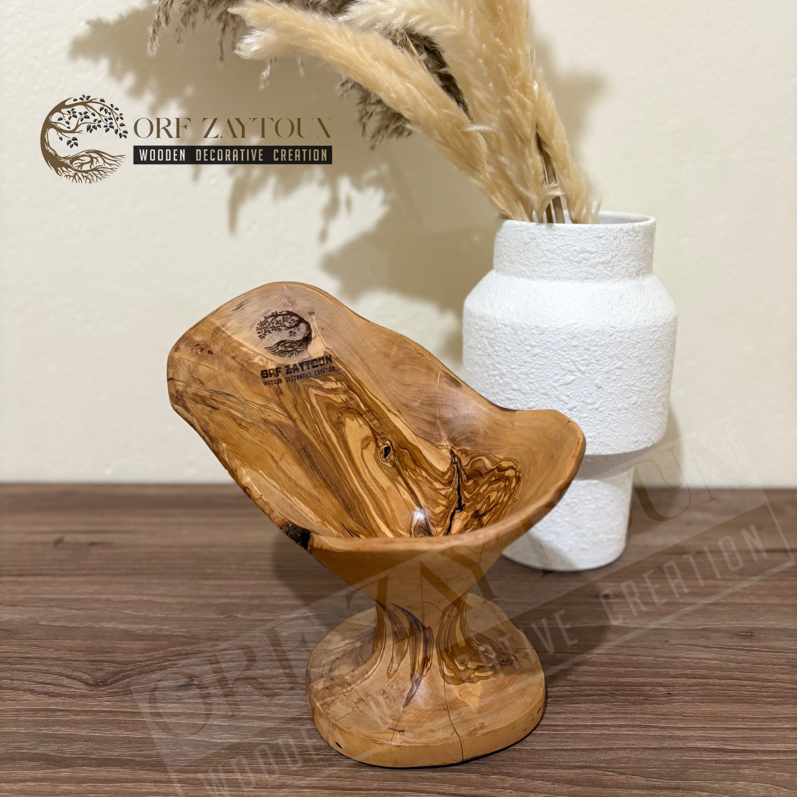 vase bois d'olivier artisanal unique pour une décoration élégante