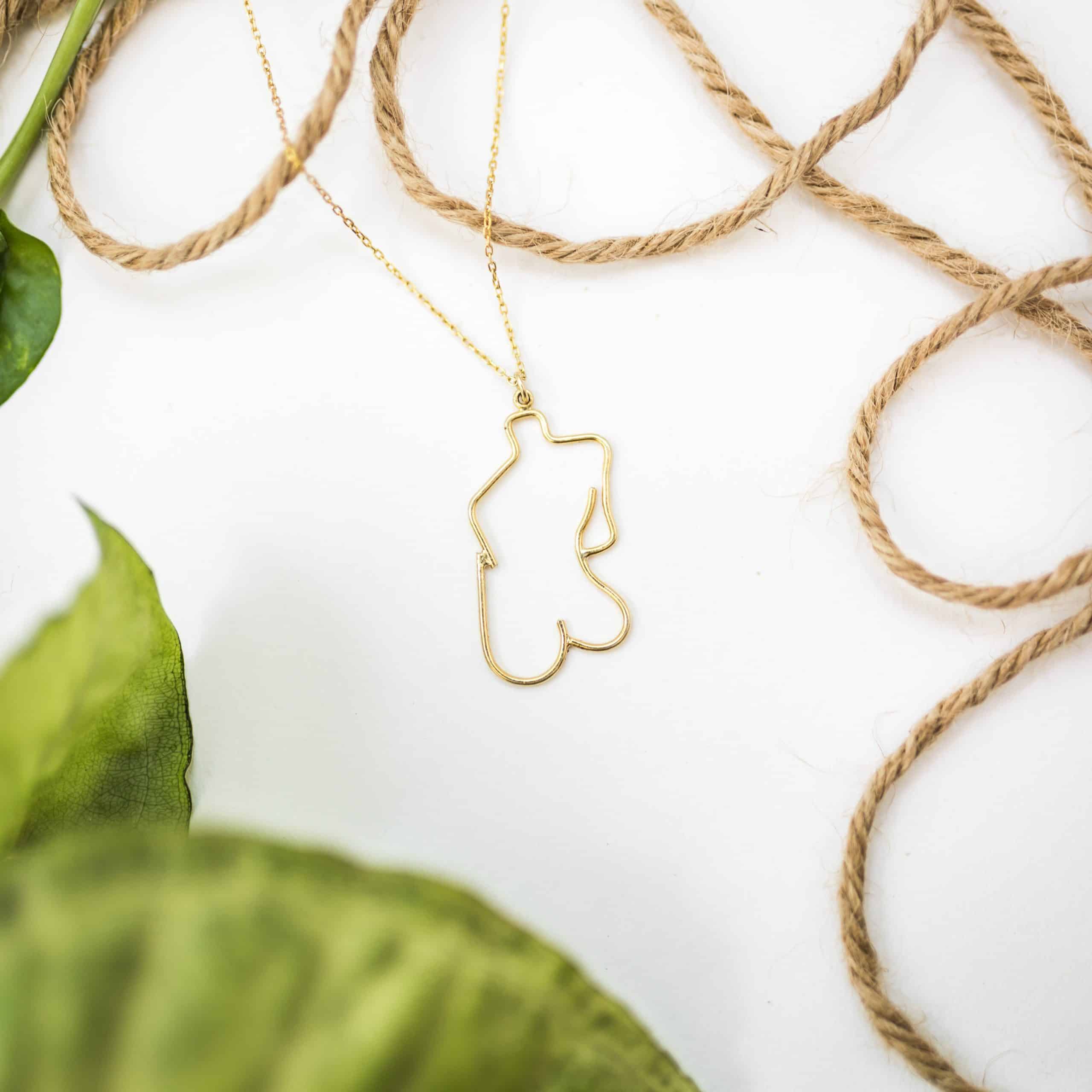 Collier corps féminin minimaliste fait main en argent 925