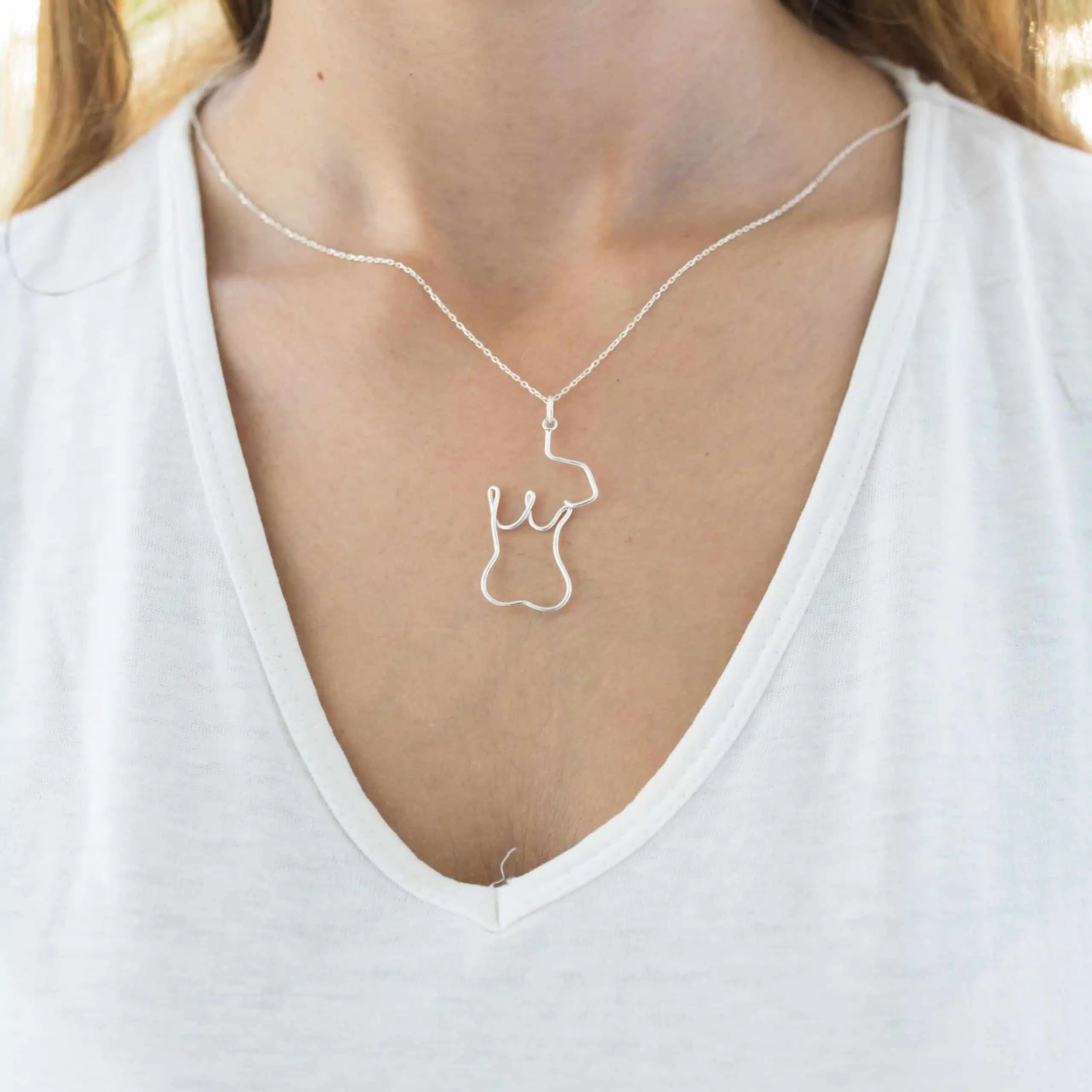 Collier corps féminin fait main en argent 925