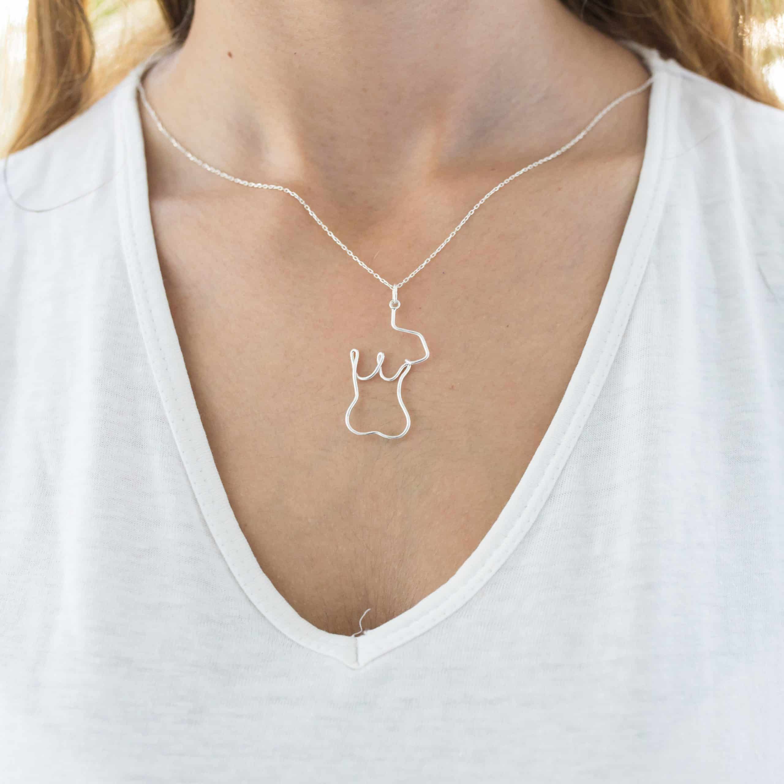 Collier corps féminin fait main en argent 925