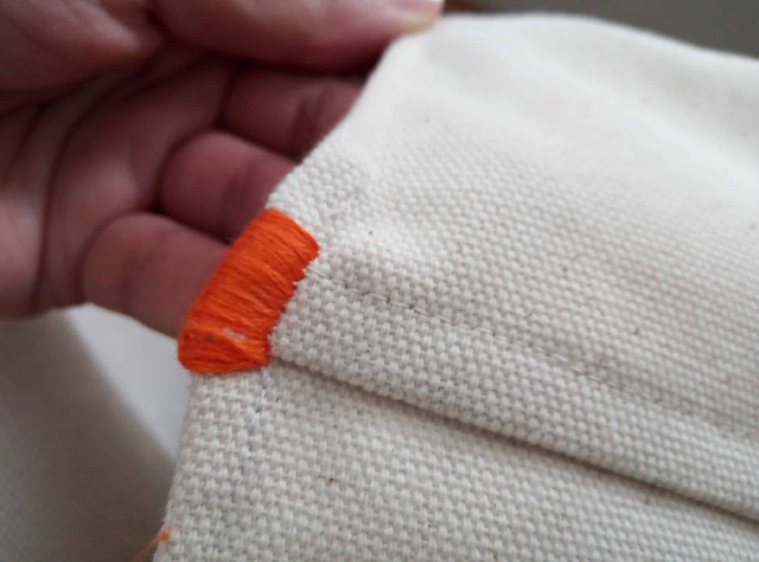 Panier de rangement en fibre de palmier avec broderie à la main