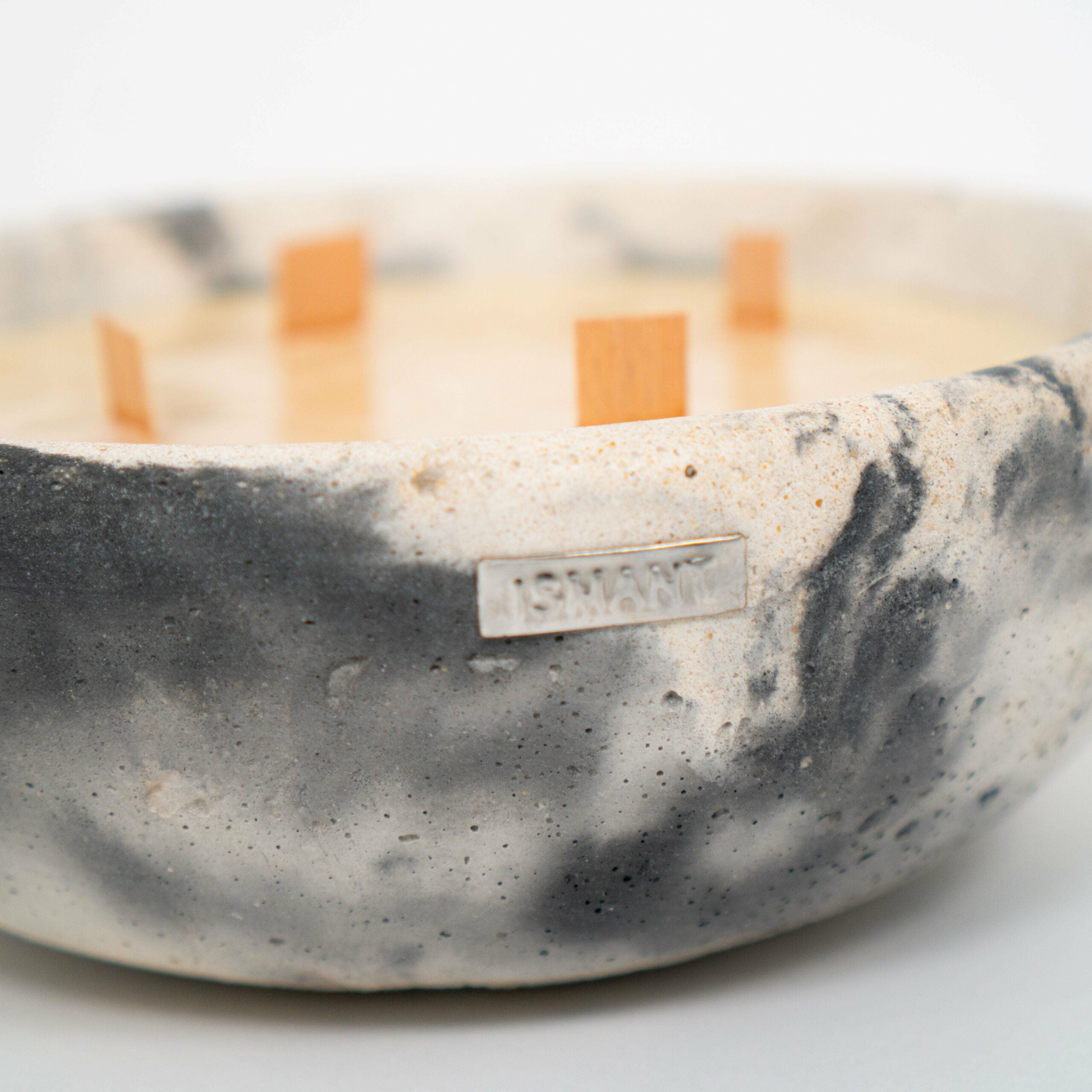 Scented soy wax candle with a reusable concrete bowl (18 cm)