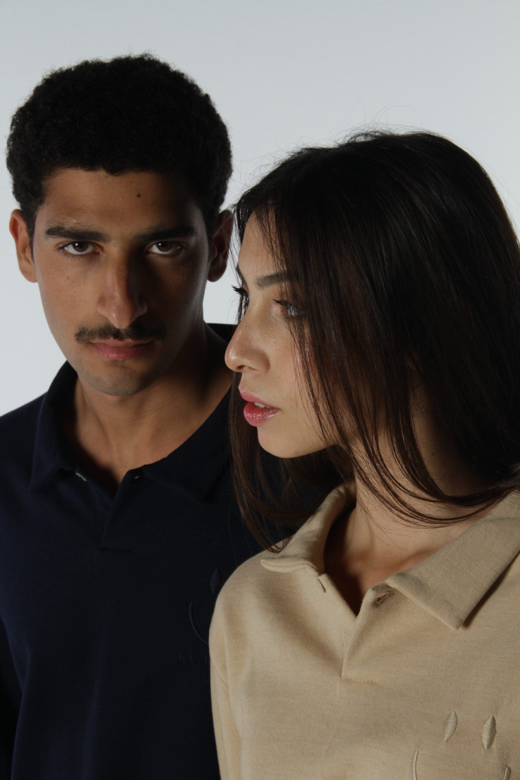 Sweat-Polo loose fit unisexe « YOU LOOK GREAT TO DAY » avec détail en wax