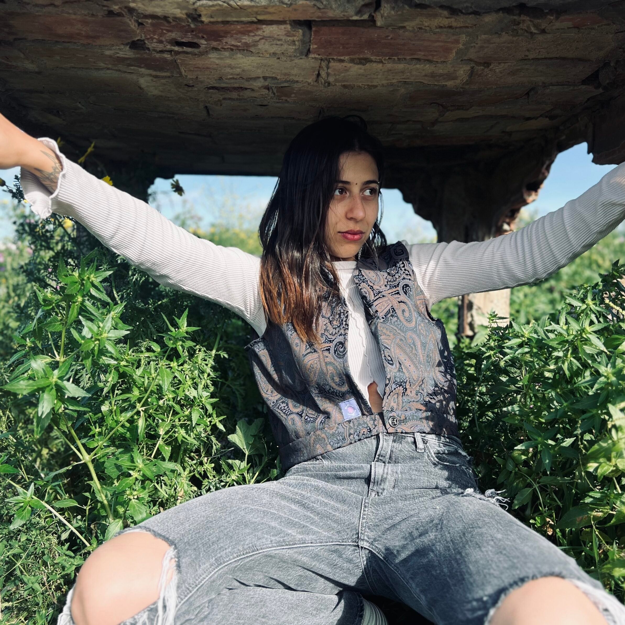Upcycled vintage set: jacket & faded gray flare jeans (XS)