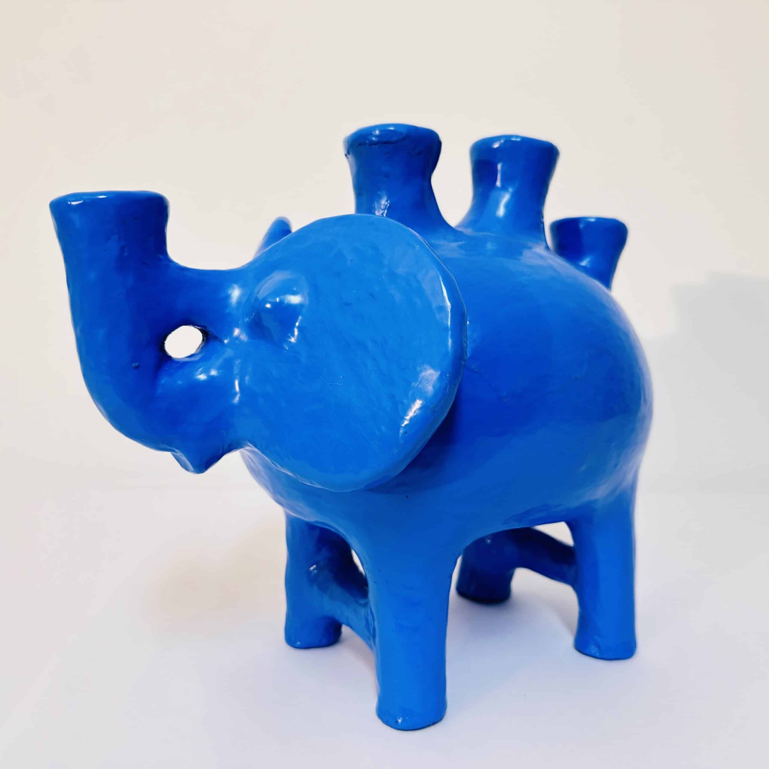 Bougeoir éléphant en terre cuite de Sejnane, disponible en beige, bleu, noir et blanc (25 × 40 cm)