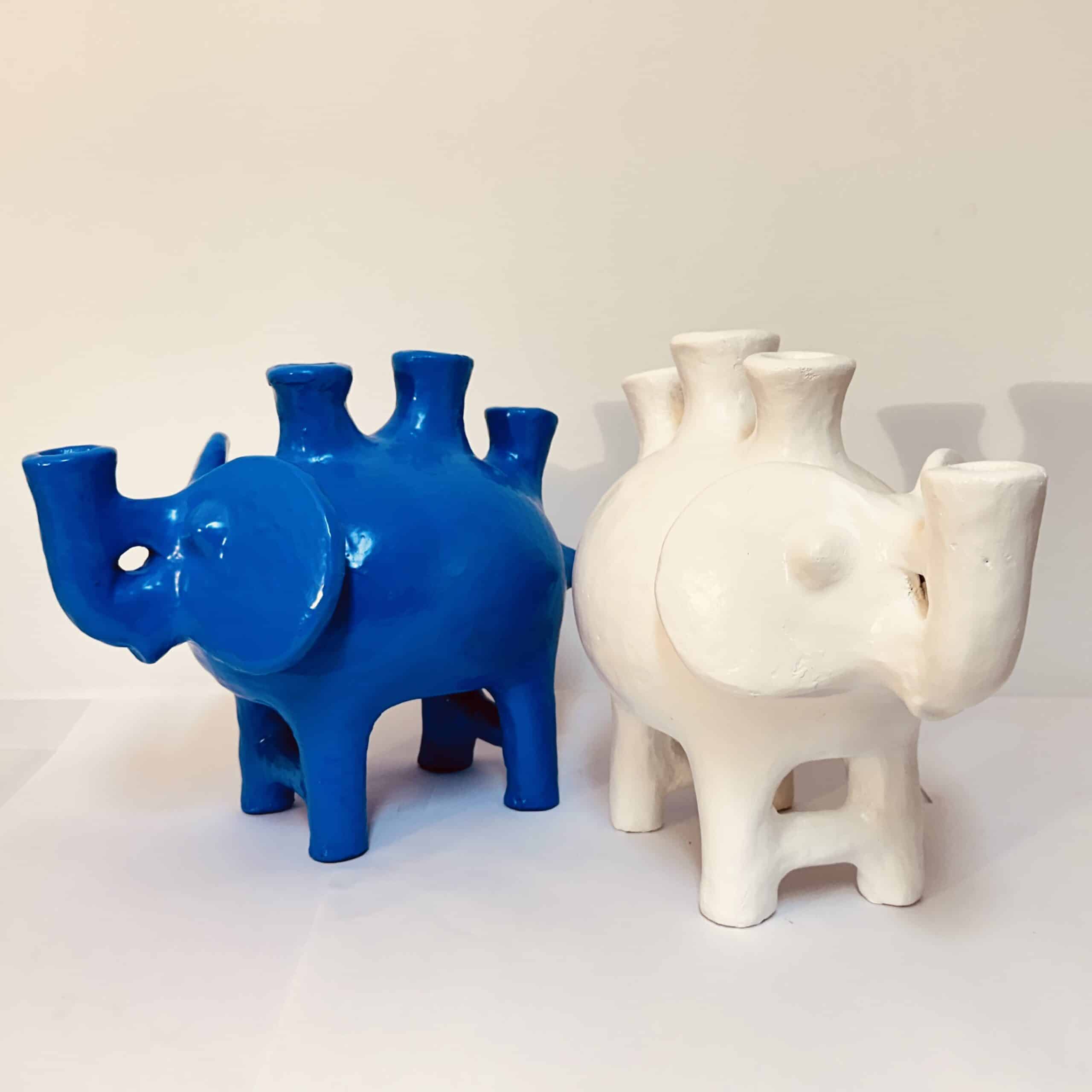 Bougeoir éléphant en terre cuite de Sejnane, disponible en beige, bleu, noir et blanc (25 × 40 cm)