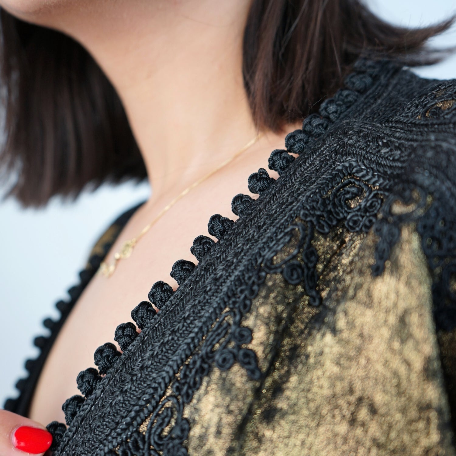 Kimono Noir Long avec Détails Dorés