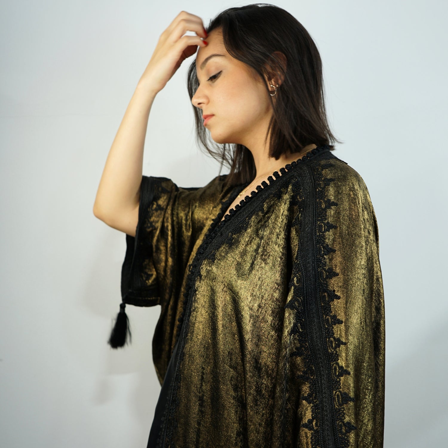 Kimono Noir Long avec Détails Dorés
