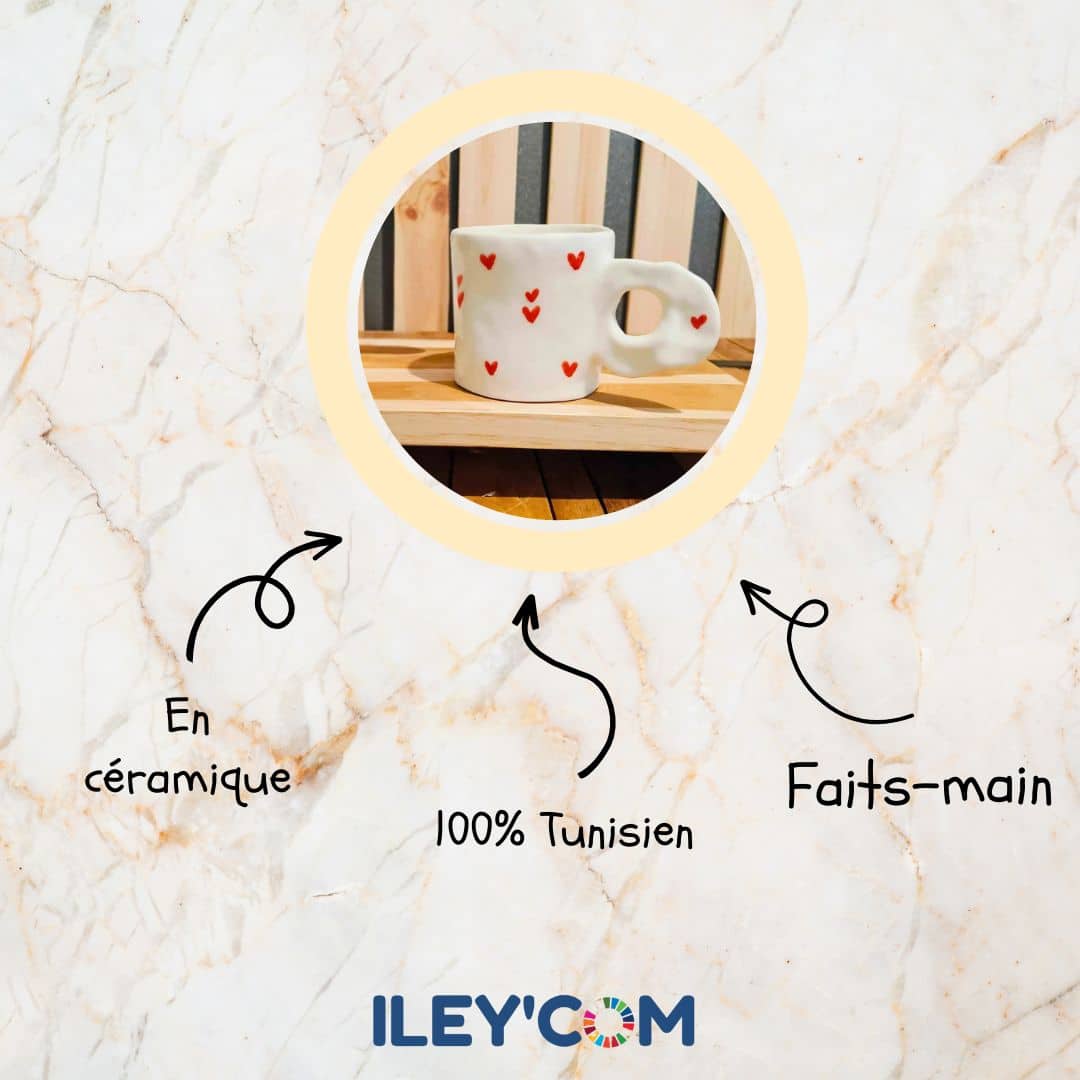 Mug céramique avec motifs cœurs – Couleurs au choix (8 x 9 cm)