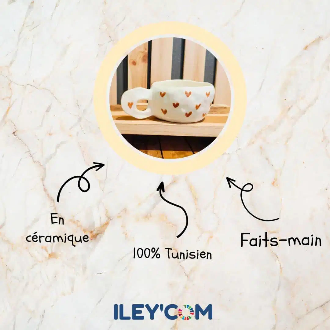 Tasse céramique artisanale avec motifs cœurs - Disponible en plusieurs couleurs (9 x 6 cm)