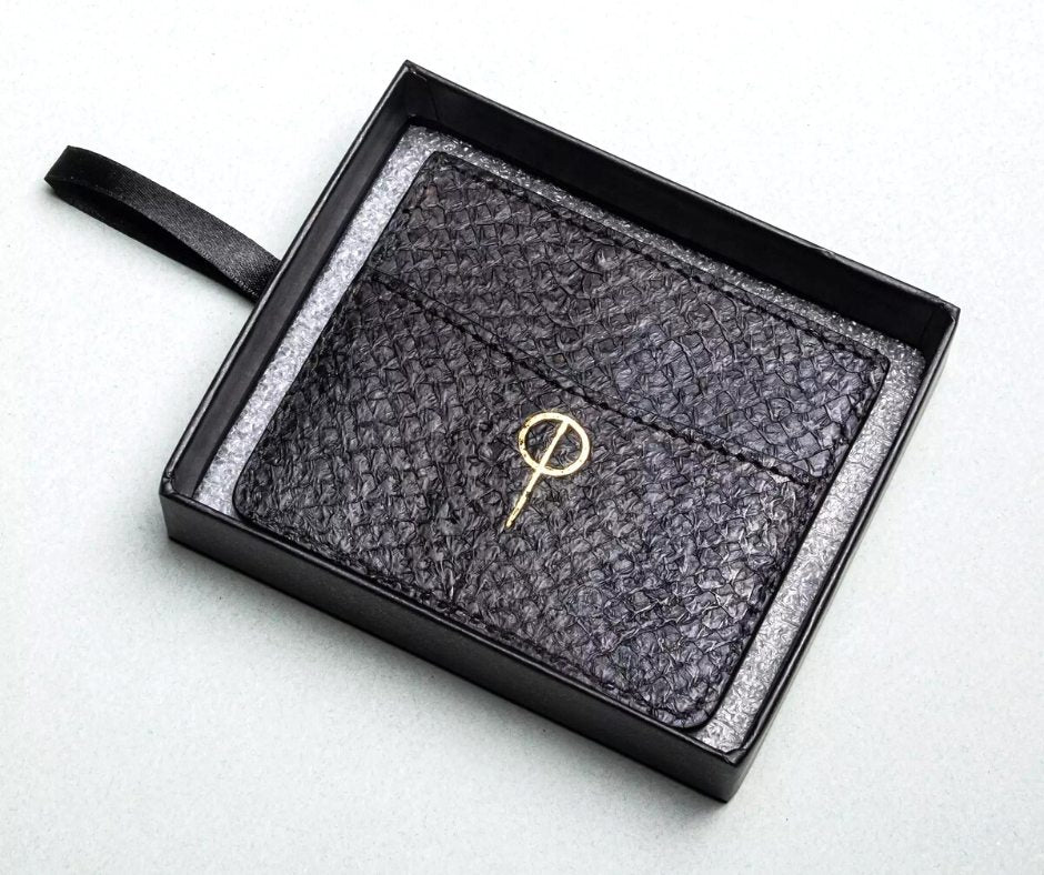 Porte-cartes en cuir de peau de saumon "Nigreos Cardholder"