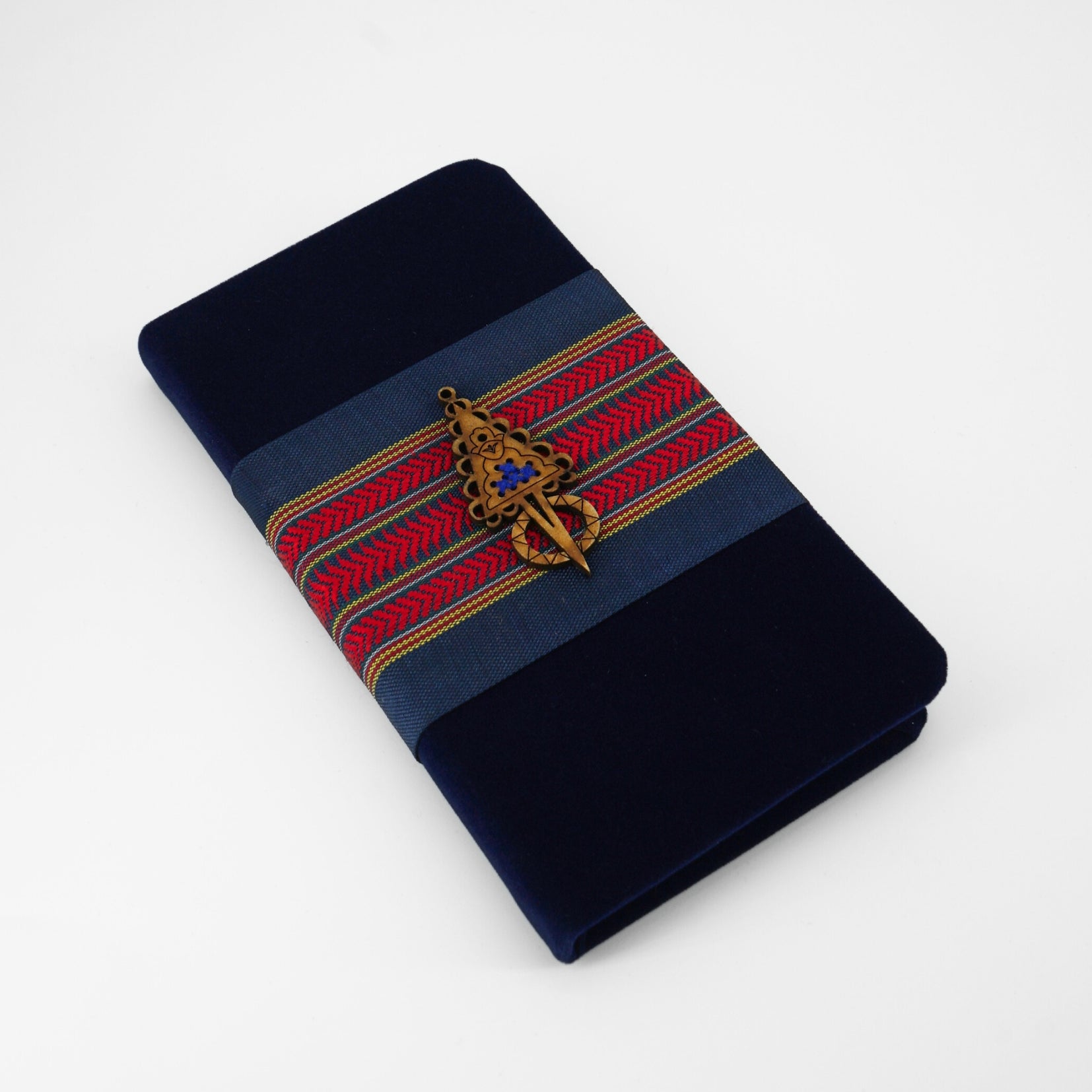 Notebook bleu velour avec détails khomsa